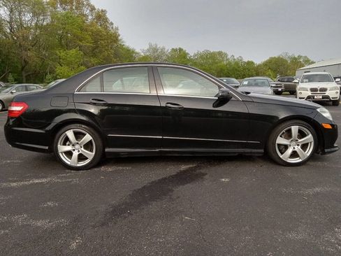 Used 2010 Mercedes-Benz E 350 4MATIC Sedan image 3