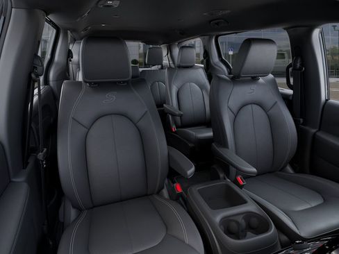New 2026 Chrysler Pacifica Select w/ S Appearance Package AWD/4WD image 17