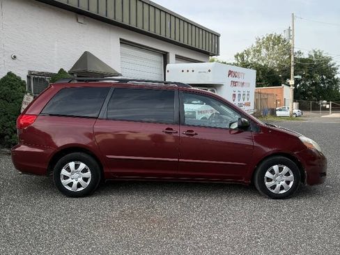 Used 2008 Toyota Sienna LE FWD image 7
