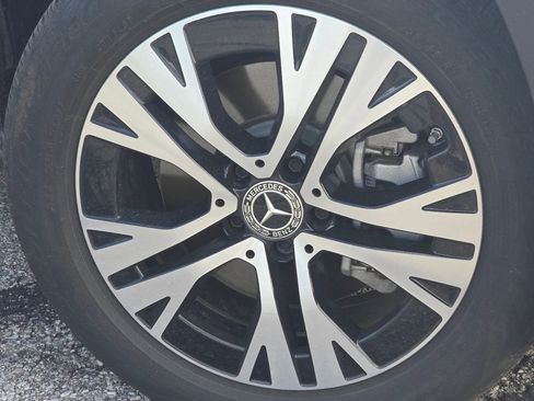Certified 2024 Mercedes-Benz GLB 250 4MATIC image 10