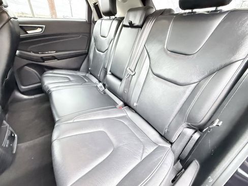Used 2020 Ford Edge Titanium image 29