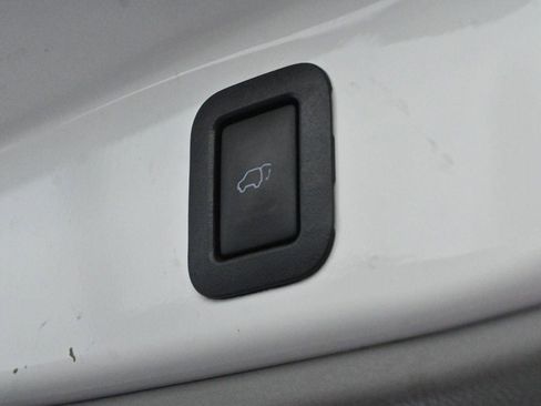 Used 2017 Toyota Highlander Limited w/ Protection Package #3 AWD/4WD image 10