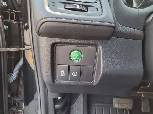 Certified 2022 Honda HR-V LX image 13