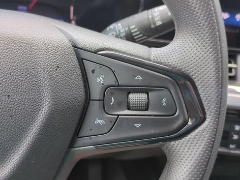 Used 2025 Chevrolet Trax LT FWD image 20
