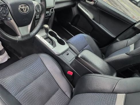 Used 2012 Toyota Camry SE FWD image 13