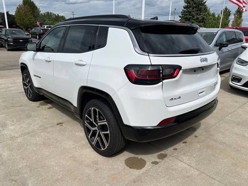 Used 2025 Jeep Compass Limited w/ Elite Group AWD/4WD image 4