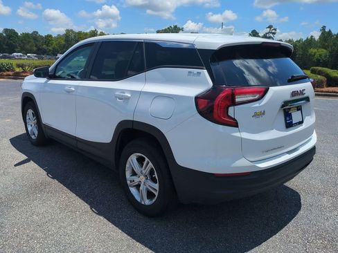 Used 2024 GMC Terrain SLE image 6