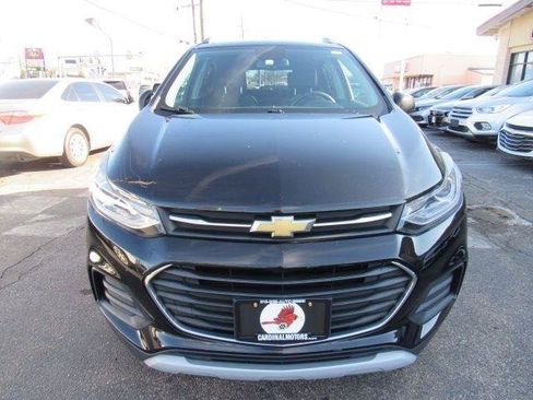 Used 2017 Chevrolet Trax LT AWD/4WD image 2