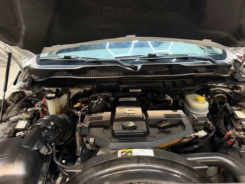 Used 2018 RAM 2500 Tradesman w/ Chrome Appearance Group AWD/4WD image 9