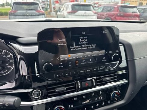 Certified 2023 Nissan Pathfinder SL w/ Lighting Package (N92) AWD/4WD image 32