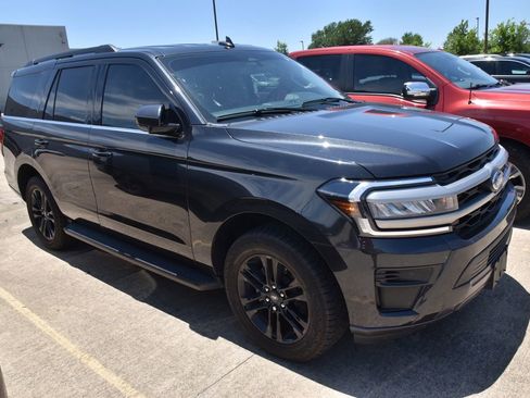 Used 2024 Ford Expedition XLT AWD/4WD image 4