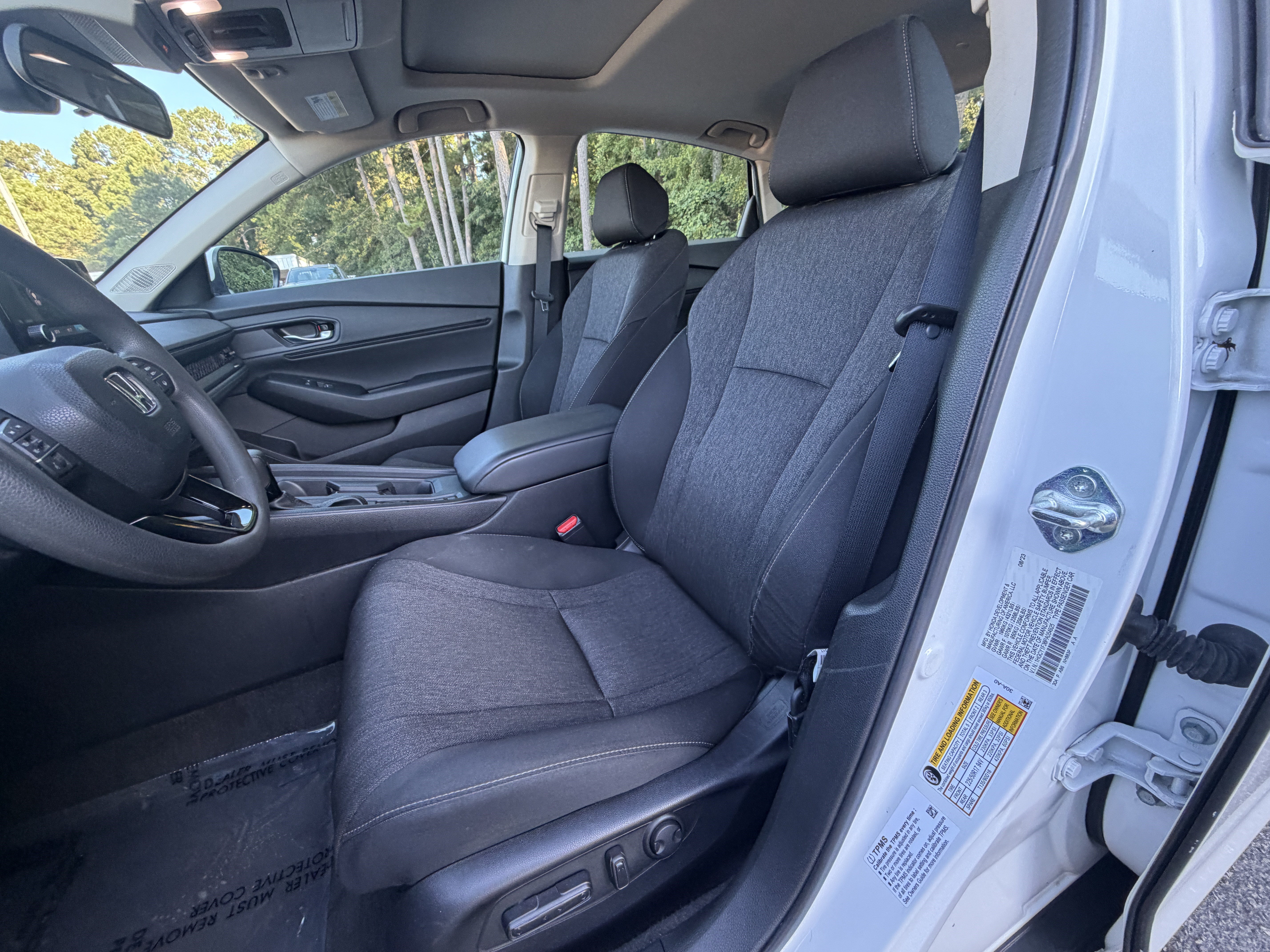 Used 2023 Honda Accord EX image 15