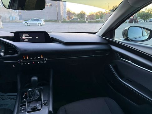 Used 2022 MAZDA MAZDA3 Sedan FWD image 19