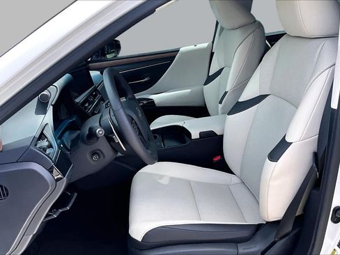 Used 2025 Lexus ES 350 w/ Premium Package FWD image 8