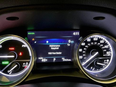 Used 2020 Toyota Camry XLE w/ Sunroof Package image 20