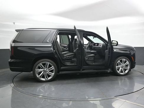 Used 2025 Cadillac Escalade Sport w/ Touring Package AWD/4WD image 41