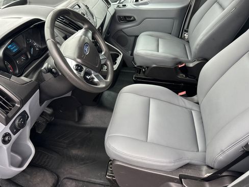 Used 2019 Ford Transit 350 XL image 9