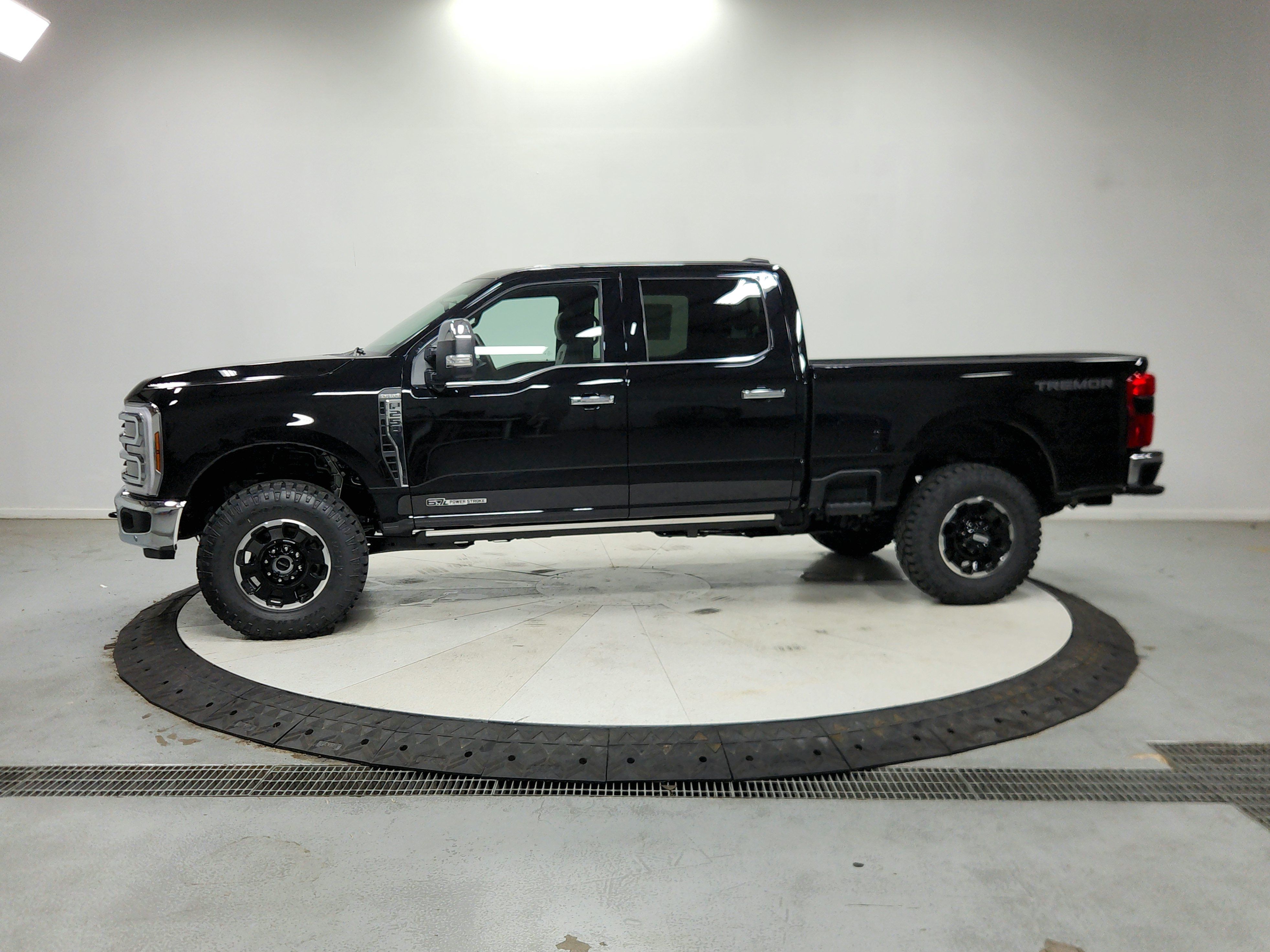 New 2026 Ford F250 King Ranch w/ Tremor Off-Road Package AWD/4WD image 5