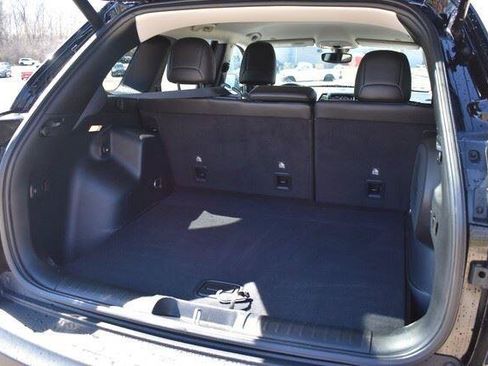Used 2019 Jeep Cherokee Limited FWD image 20
