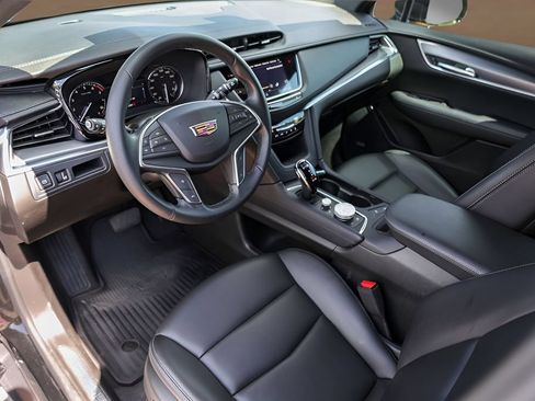 Used 2024 Cadillac XT5 Luxury FWD image 10