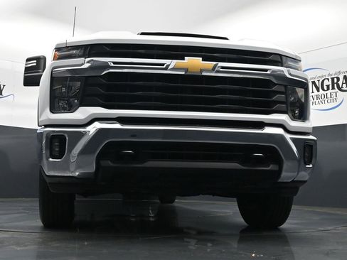 Used 2025 Chevrolet Silverado 2500 LT w/ Convenience Package image 18