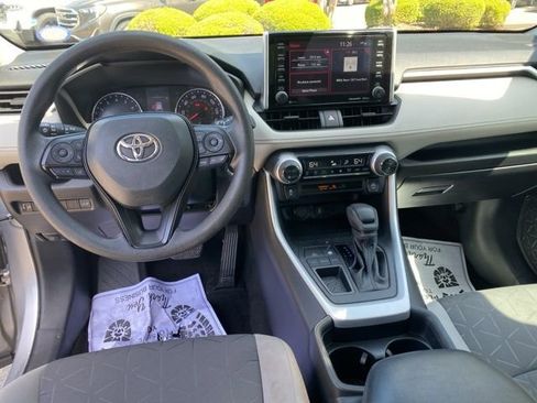 Used 2021 Toyota RAV4 XLE w/ Convenience Package image 8