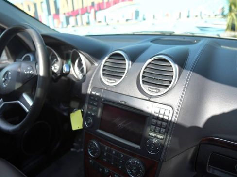 Used 2011 Mercedes-Benz GL 450 4MATIC image 36