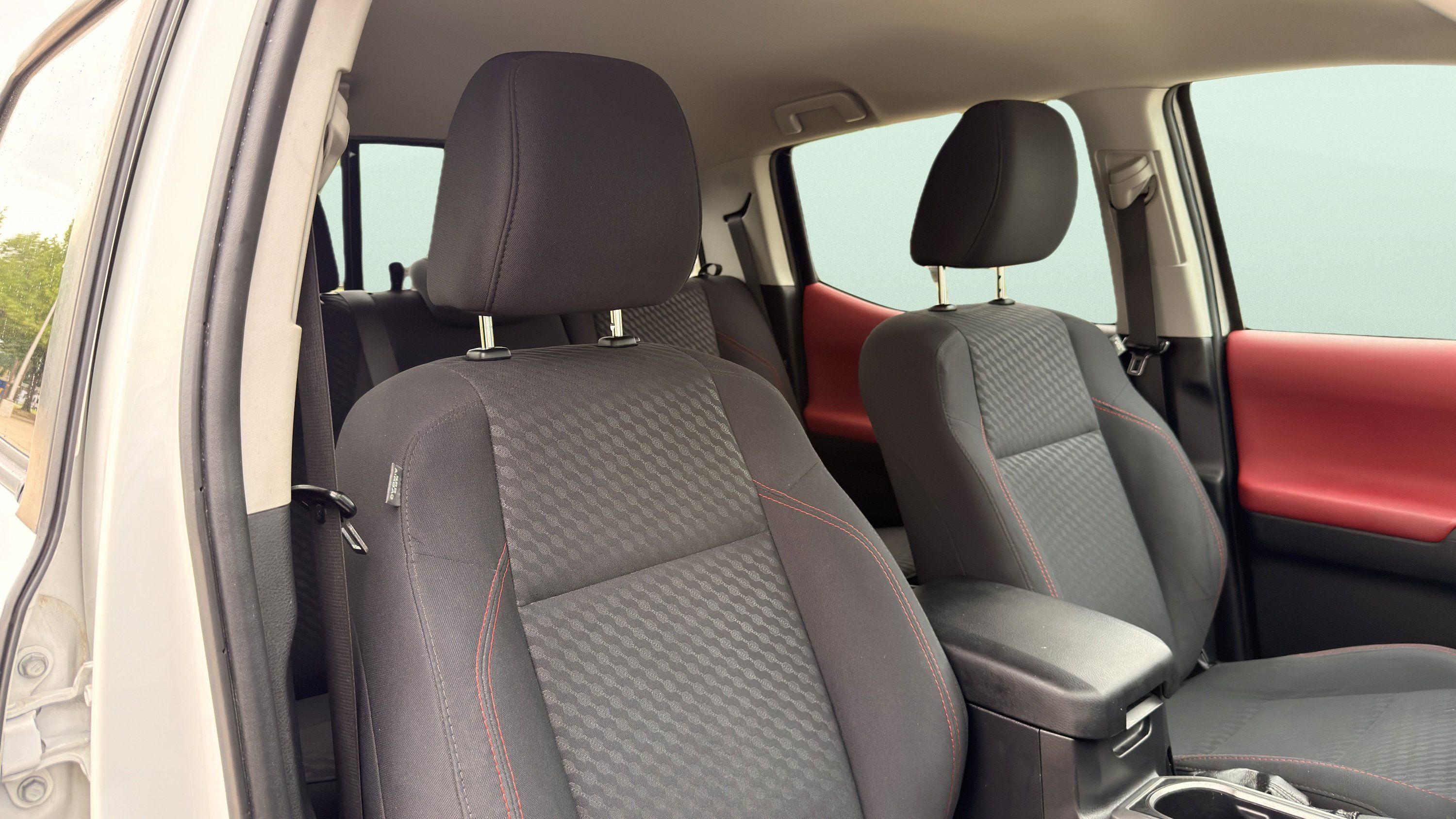 Used 2022 Toyota Tacoma SR5 RWD image 36