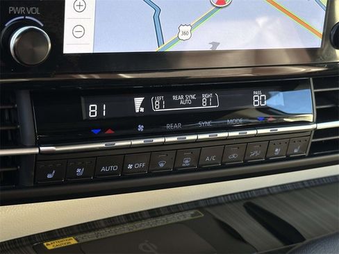 Certified 2023 Toyota Sienna Platinum image 6