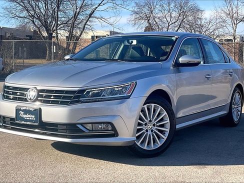 Used 2017 Volkswagen Passat 1.8T SE w/ SE Lighting Package image 2