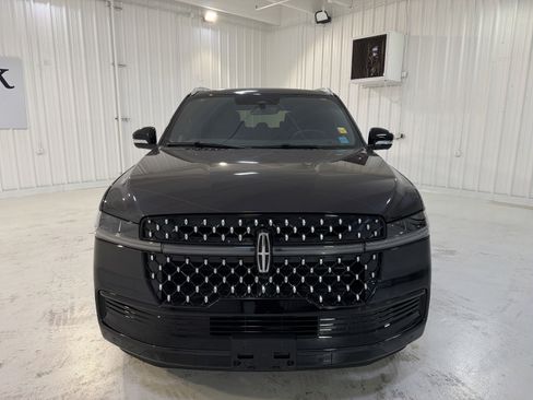 Used 2025 Lincoln Navigator Black Label image 33