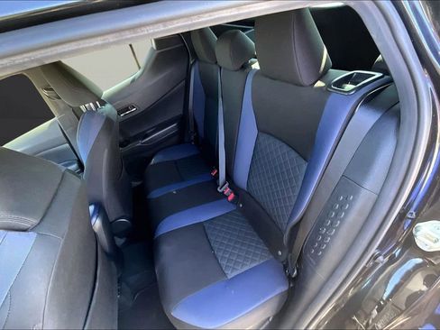 Used 2021 Toyota C-HR XLE image 24