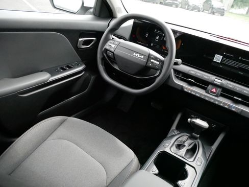 Used 2025 Kia K4 FWD image 9