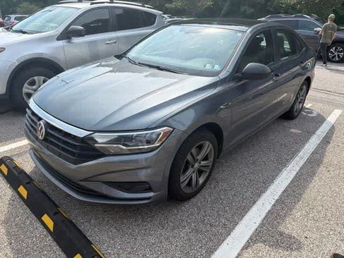 Used 2019 Volkswagen Jetta R-Line w/ R-Line Cold Weather Package FWD image 1