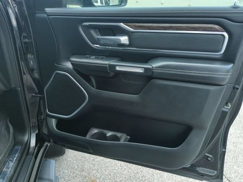 Used 2019 RAM 1500 Laramie AWD/4WD image 31