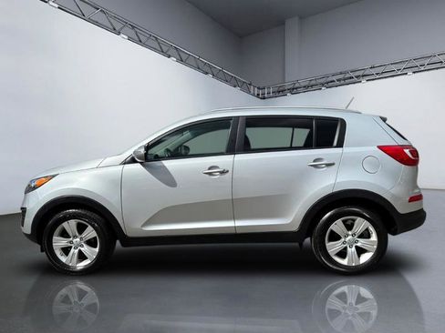 Used 2011 Kia Sportage LX w/ Convenience Pkg image 2