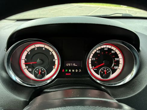 Used 2014 Dodge Grand Caravan SXT FWD image 18