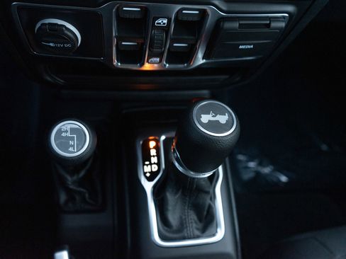 Used 2021 Jeep Wrangler Unlimited Sport image 19