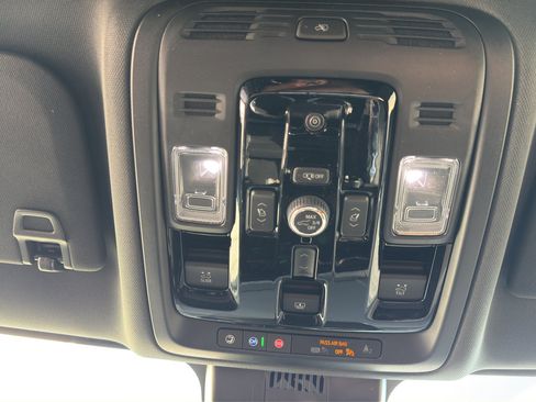 New 2026 Chevrolet Suburban Premier image 12