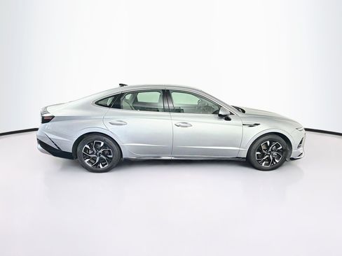 Used 2025 Hyundai Sonata SEL FWD image 10