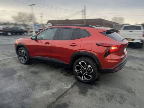 Used 2024 Chevrolet Trax RS w/ Sunroof Package image 6