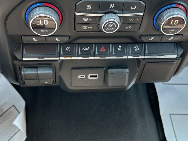 Used 2019 Chevrolet Silverado 1500 RST w/ All-Star Edition AWD/4WD image 40
