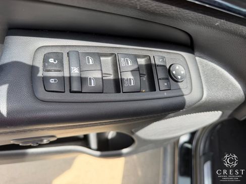 Used 2022 Jeep Grand Cherokee Limited AWD/4WD image 11