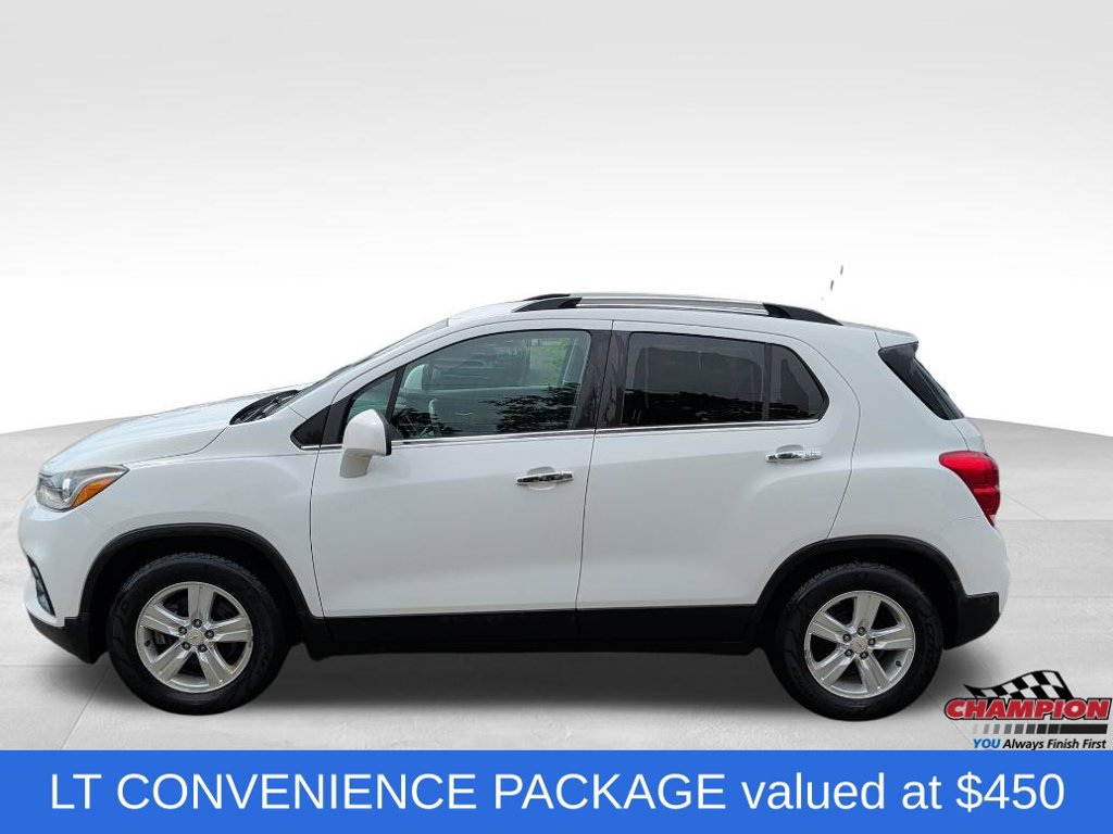 Used 2018 Chevrolet Trax LT w/ LT Convenience Package FWD image 2