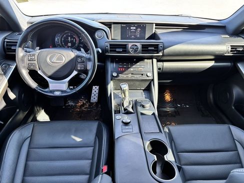 Used 2017 Lexus IS 200t image 9