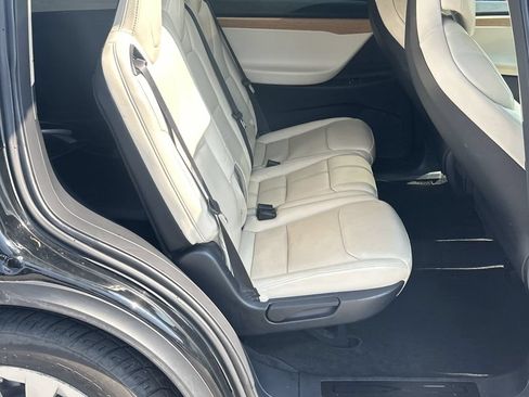 Used 2018 Tesla Model X 75D AWD/4WD image 15