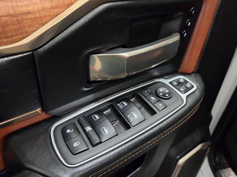 Used 2024 RAM 3500 Limited w/ Safety Group image 40