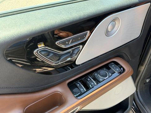 Used 2021 Lincoln Aviator Grand Touring w/ Equipment Group 302A AWD/4WD image 29