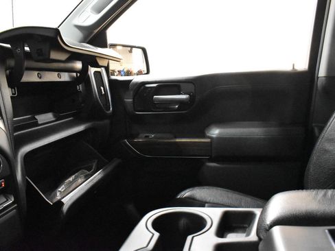 Used 2021 Chevrolet Silverado 1500 LT image 19