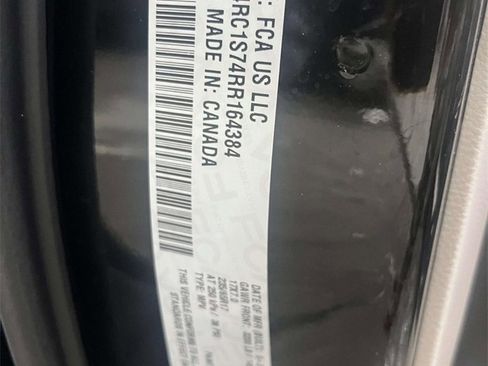 Used 2024 Chrysler Pacifica Select image 22